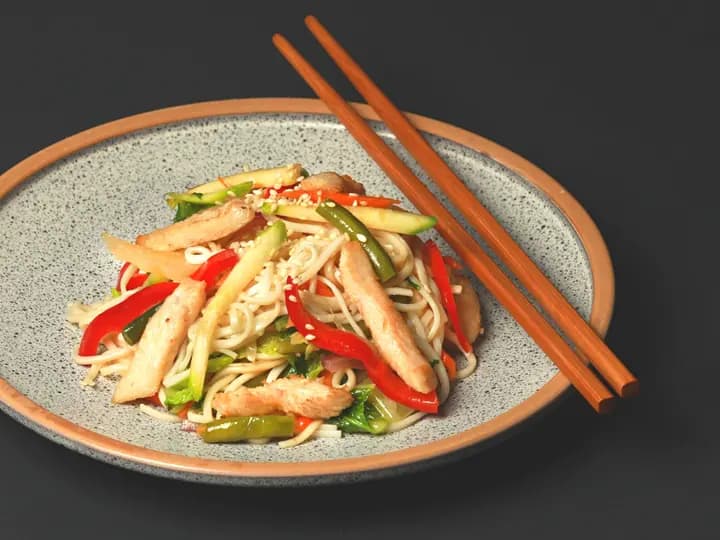 Яичная лапша с двойной курицей